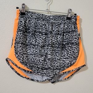 Nike Dri-FIT Women's Running Shorts Size Small Animal Cheetah Print